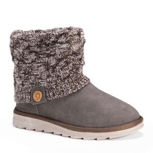 MukLuks Brown Sweater Cuff Booties
